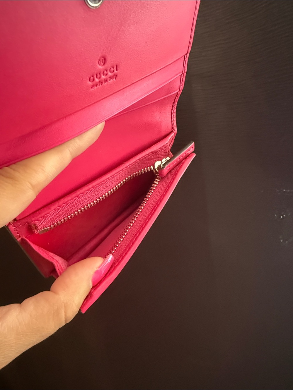Gucci Pink Leather Compact Card Case with Gold Foil Design - Picture 6 of 7